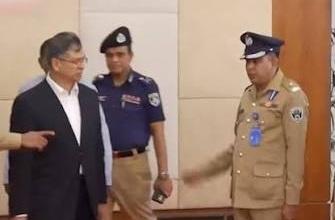 আওয়ামী লীগের দোসরদের গ্রেপ্তারে পুলিশকে পুরস্কারের ঘোষণা স্বরাষ্ট্রমন্ত্রীর